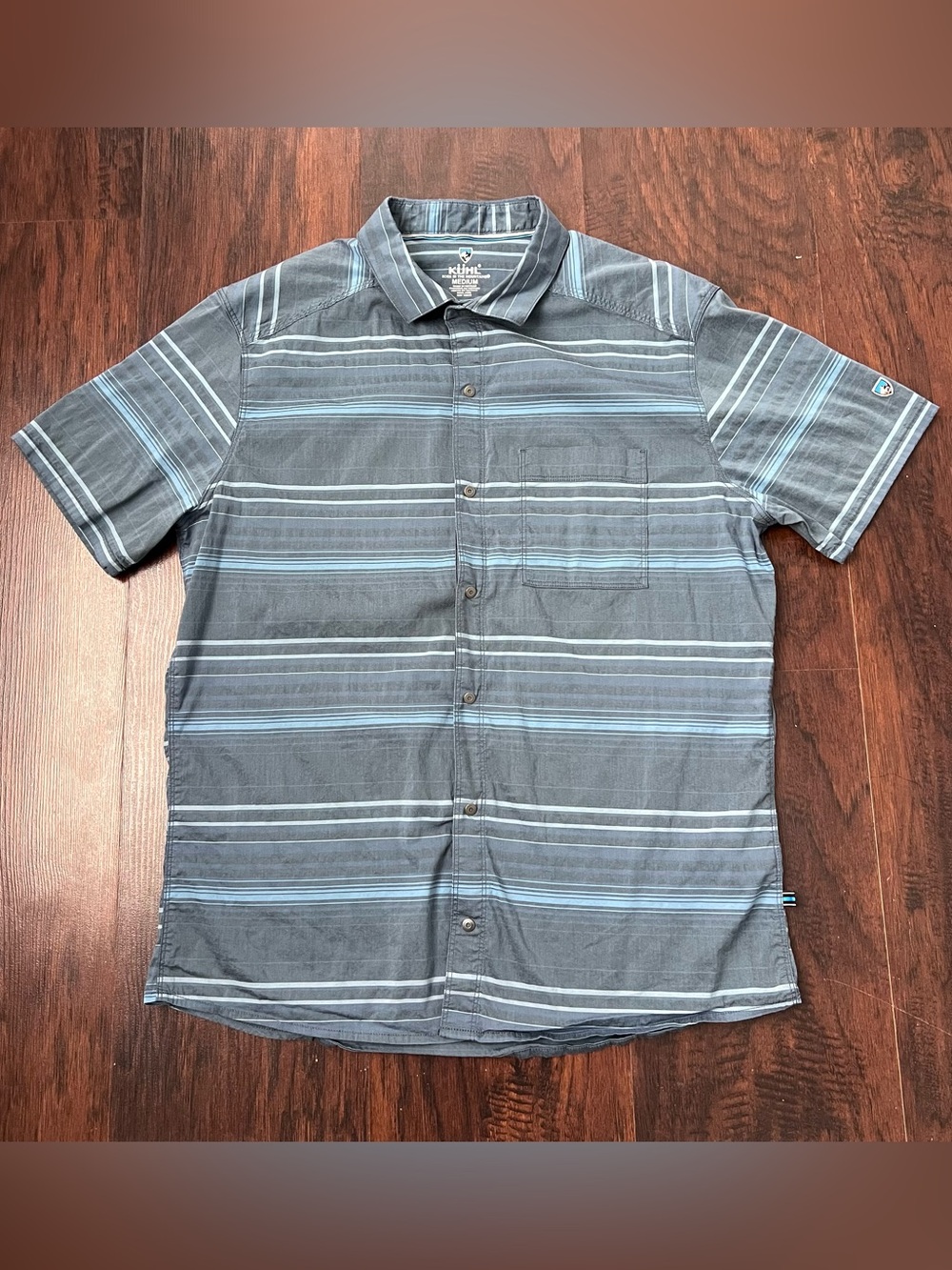KUHL Intriguer Gray Blue Striped Snap Front Short Sleeve Hiking Shirt Mens M